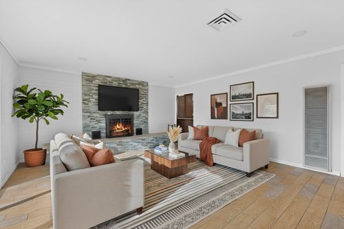 1324 Dona Ave, Grants, NM, 87020-2312 | Card Image