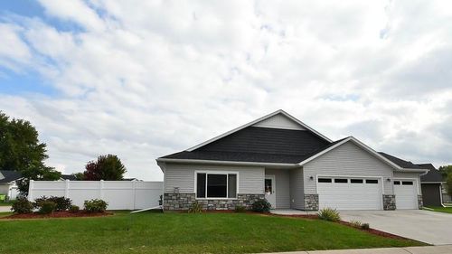 260 Golden Bear Ln, Zumbrota, MN, 55992-5182 | Card Image