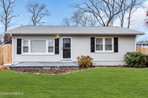 918 Briar Ave, Toms River, NJ, 08753-4445 | Card Image