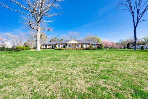 5314 Meadowlake Rd, Brentwood, TN, 37027-5170 | Card Image