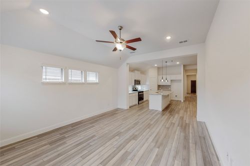 272 Tallgrass Dr, Lavon, TX, 75166-1205 | Card Image