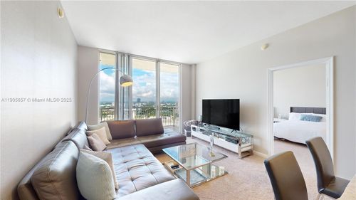 ph-10-19501 W Country Club Dr, Aventura, FL, 33180-2484 | Card Image