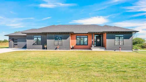 21 Hill Dr, Milford, IA, 51351-9610 | Card Image