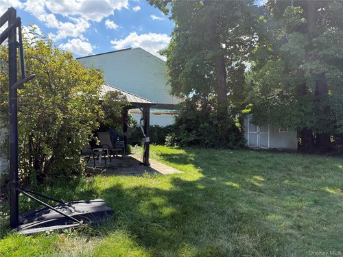 109 Cherry Dr W, Plainview, NY, 11803-2805 | Card Image