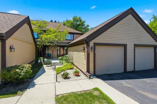 1542 Anderson Ln, Buffalo Grove, IL, 60089-1207 | Card Image