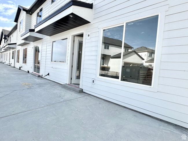 View of patio | Image 6