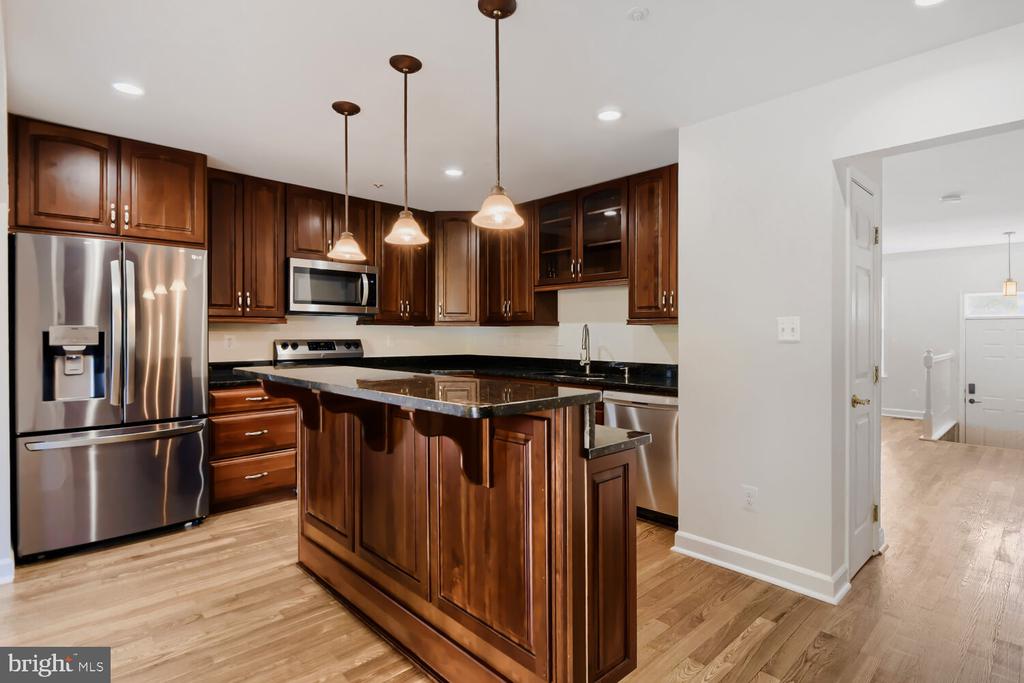 Residential Lease in FOREST HILL 4