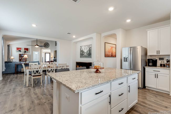 525 Amber Crk, House other with 3 bedrooms, 2 bathrooms and null parking in Cibolo TX | Image 7