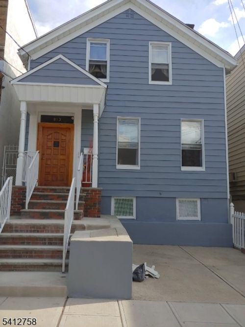 813 14th St, Union City, NJ, 07087-6219 | Card Image