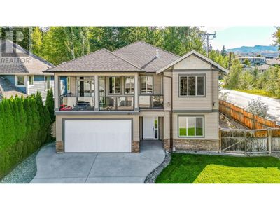 523 Lefevere Ave, House other with 5 bedrooms, 3 bathrooms and 2 parking in Kelowna BC | Image 3