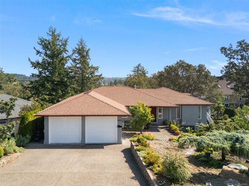 899 Currandale Crt, Saanich, BC, V8X4Y2 | Card Image