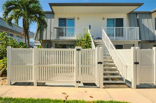 142-6777 Winkler Rd, FORT MYERS, FL, 33919-7271 | Card Image