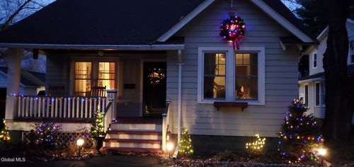 61 Van Dyck St, Coxsackie, NY, 12051-1320 | Card Image