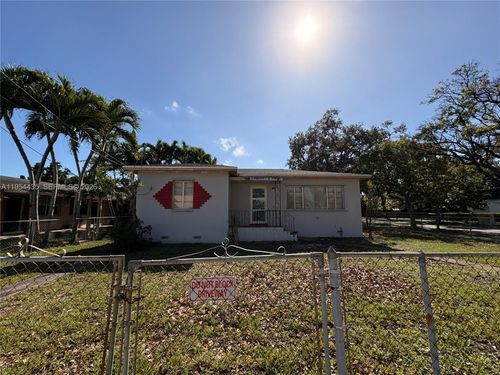 --2390 Nw 30th St, Miami, FL, 33142 | Card Image