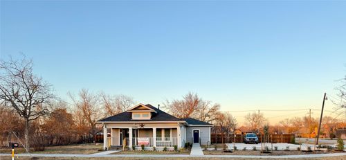 802 E Broad St, Forney, TX, 75126-4119 | Card Image