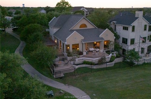 4776 Stonebriar Cir, College Station, TX, 77845-8987 | Card Image