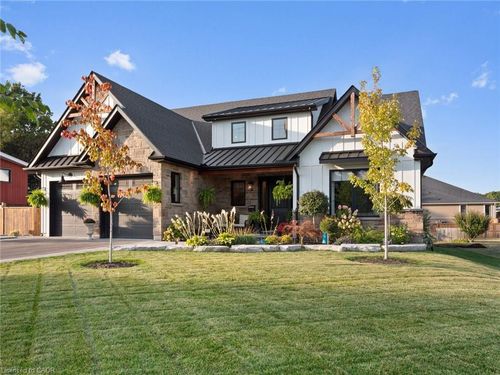 253 Central Ave, Grimsby, ON, L3M1X6 | Card Image