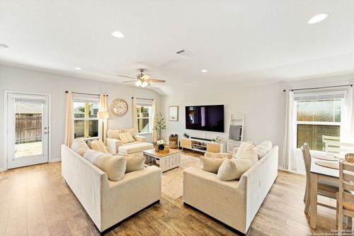 2207 Trumans Hl, New Braunfels, TX, 78130-6684 | Card Image