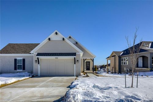 8263 Aurora Street, Lenexa, KS, 66220 | Card Image