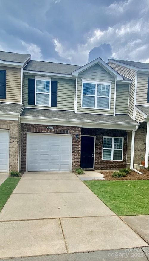 4625 Quinton Ln, Charlotte, NC, 28269-0218 | Card Image