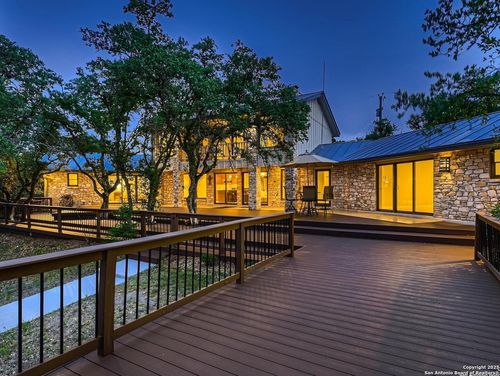 320 Remington Dr, Bergheim, TX, 78004-1913 | Card Image