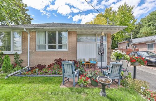 116 Longford Dr, Newmarket, ON, L3Y2Y5 | Card Image