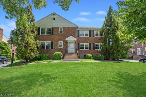 32-68 New England Ave, Summit, NJ, 07901-2179 | Card Image