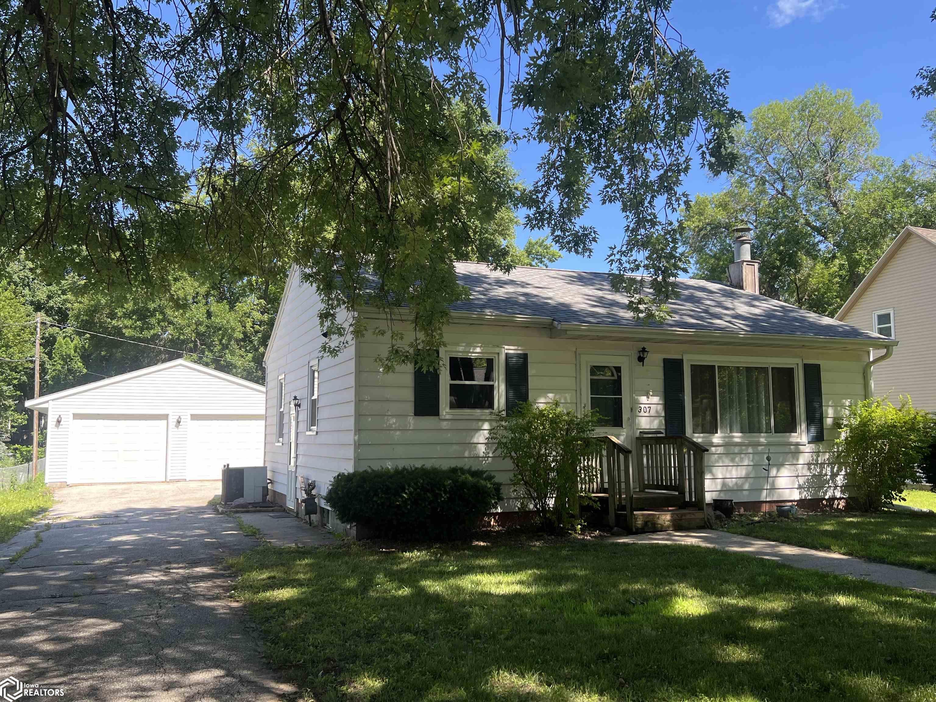 Taft St, Humboldt, IA 50548