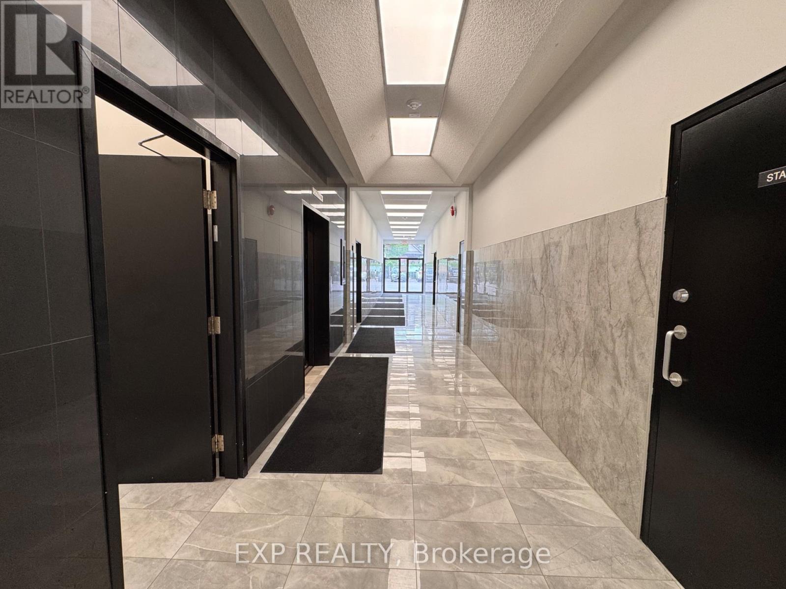 Commercial Lease in Mississauga (Port Credit) 5
