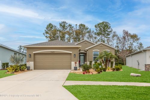 17679 Garsalaso Cir, BROOKSVILLE, FL, 34604-8277 | Card Image