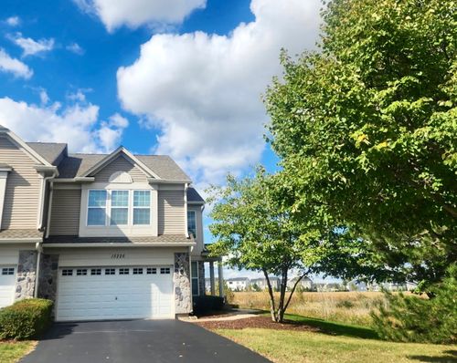 15226 Pinewood Rd, Lockport, IL, 60441-1303 | Card Image