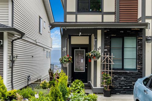 38-47042 Macfarlane Pl, Chilliwack, BC, V2R0P3 | Card Image