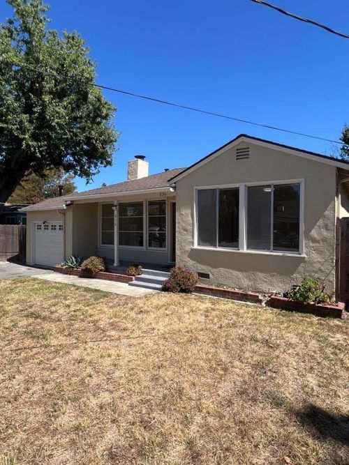 836 11th Ave, Redwood City, CA, 94063-4207 | Card Image