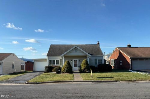 205 Rose St, LOCK HAVEN, PA, 17745-3319 | Card Image