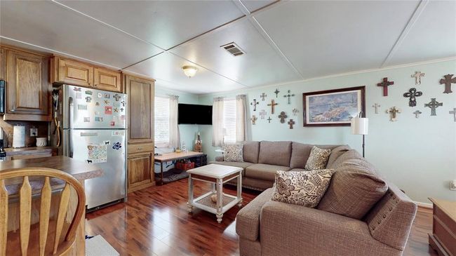 954 Palmetto Dr, House other with 1 bedrooms, 2 bathrooms and 1 parking in Crystal Beach TX | Image 12