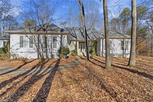 2400 Hunters Crossing Trl, Summerfield, NC, 27358-9405 | Card Image