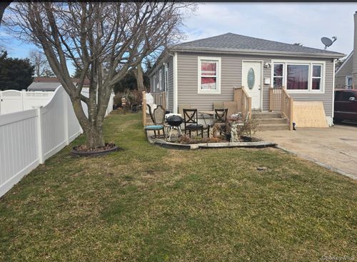 5 Campion St, Brentwood, NY, 11717-3203 | Card Image