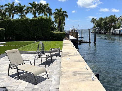 2062 Ne 121st Rd, North Miami, FL, 33181-3322 | Card Image