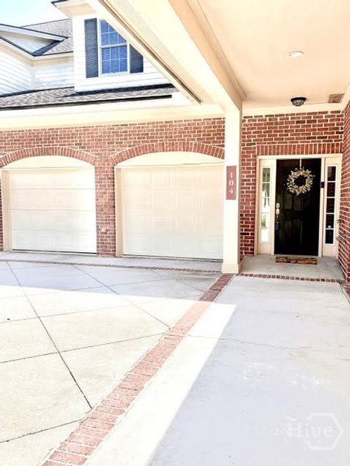 104 Woodside Xing, Savannah, GA, 31405-8129 | Card Image