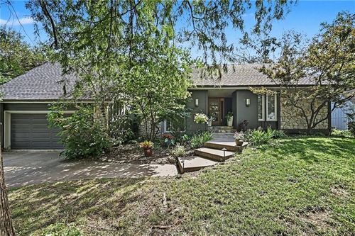 4615 N Wyandotte St, Kansas City, MO, 64116-1519 | Card Image