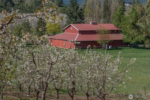 712 Moonlit Ln, Wenatchee, WA, 98801-4515 | Card Image