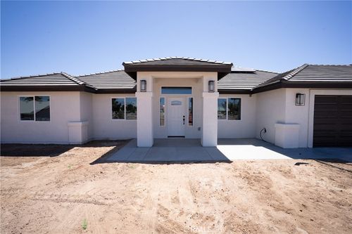 11441 5th Ave, Hesperia, CA, 92345 | Card Image