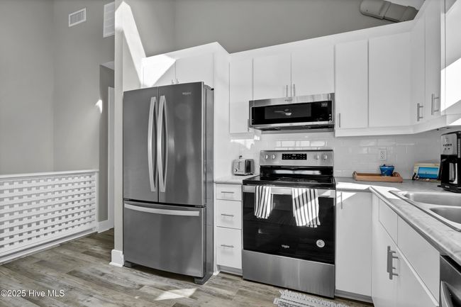 B - 440 Causeway Dr, Condo with 3 bedrooms, 3 bathrooms and 1 parking in Wrightsville Beach NC | Image 17