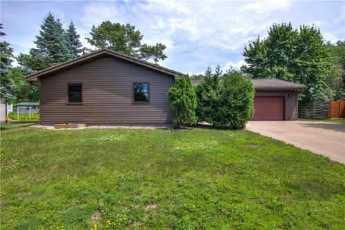2025 Severson St, Eau Claire, WI, 54703-1672 | Card Image