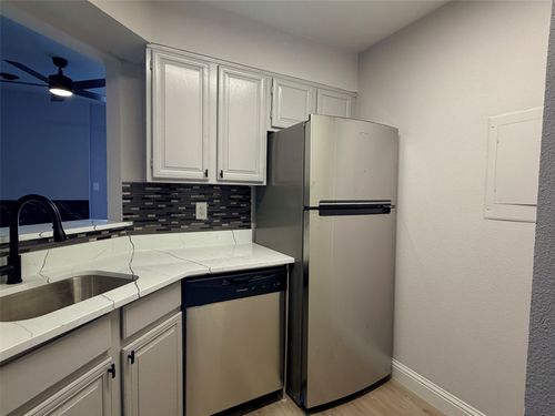 b05-5757 Martel Ave, Dallas, TX, 75206-5764 | Card Image