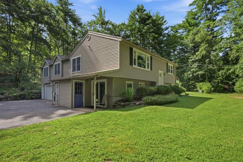 89 North Rd, Sandown, NH, 03873-2057 | Card Image