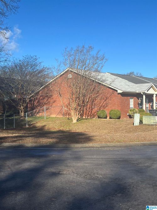 1818 Copperfield Ln, CENTER POINT, AL, 35215-4536 | Card Image