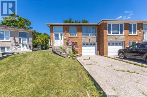 64 Ikley Road, Toronto (York University Heights), ON, M3J1C6 | Card Image