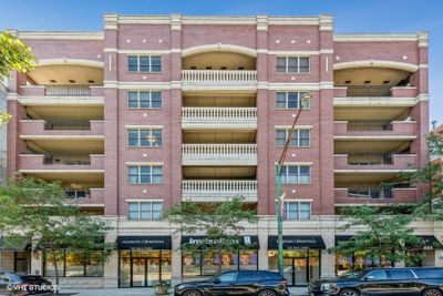 501 - 437 W North Avenue, Condo with 2 bedrooms, 2 bathrooms and 1 parking in Chicago IL | Image 1