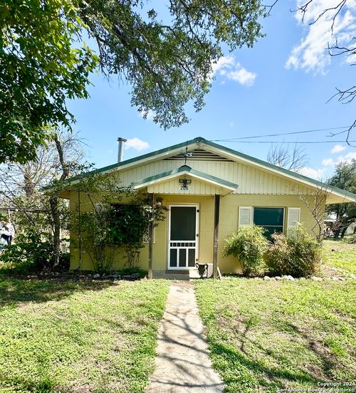 306 S Broadway St, Rocksprings, TX, 78880 | Card Image